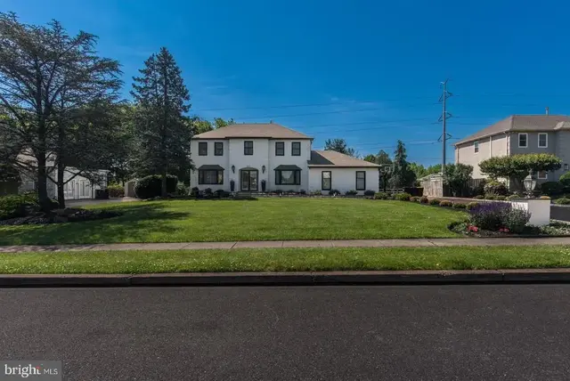 147 Gwynmont Dr, North Wales