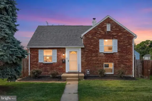 724 Village Rd, York