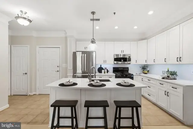 10328 Sager Ave #403, Fairfax