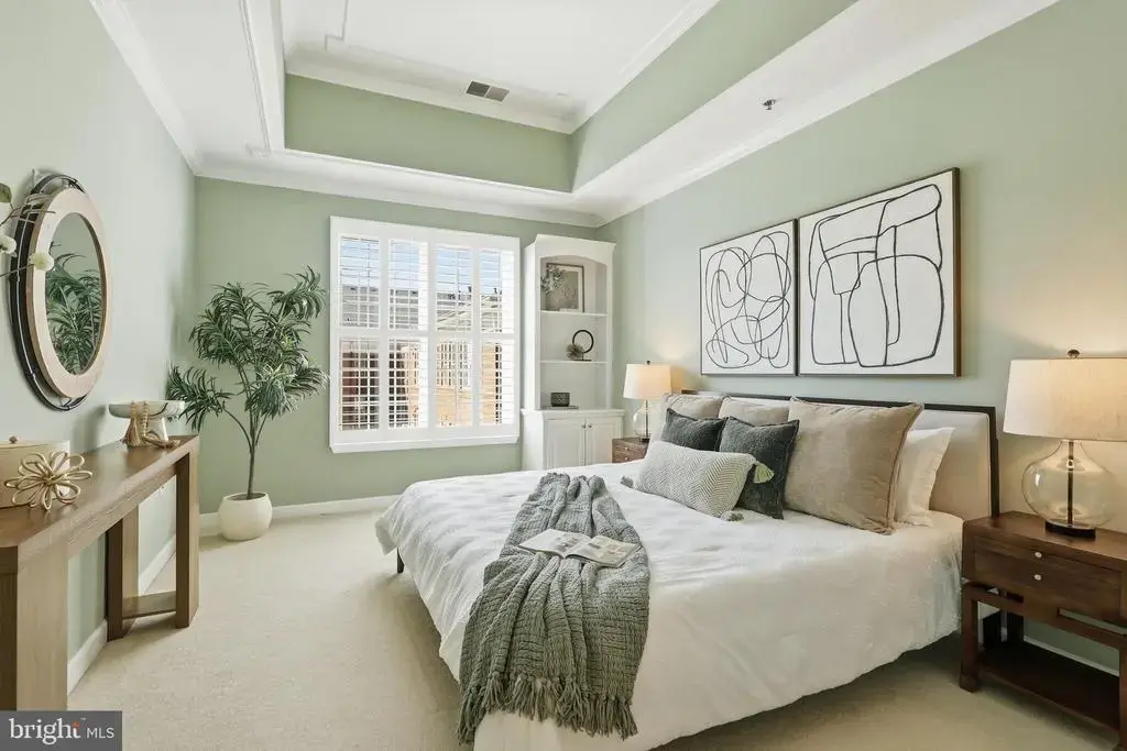 10328 Sager Ave #403, FAIRFAX