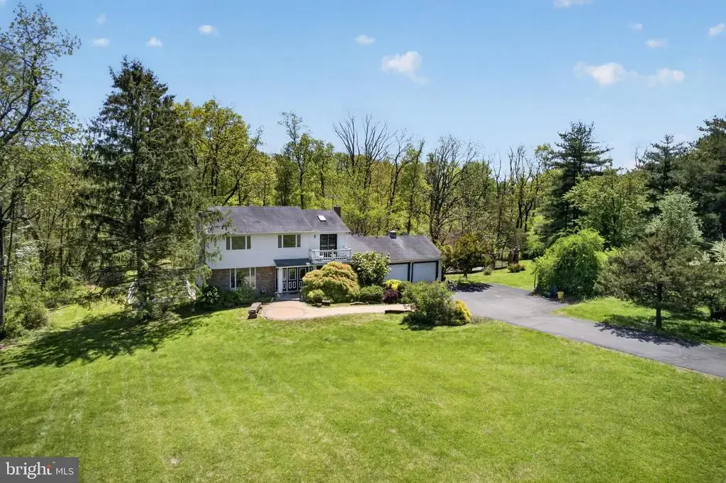 114 Featherbed Ln, HOPEWELL