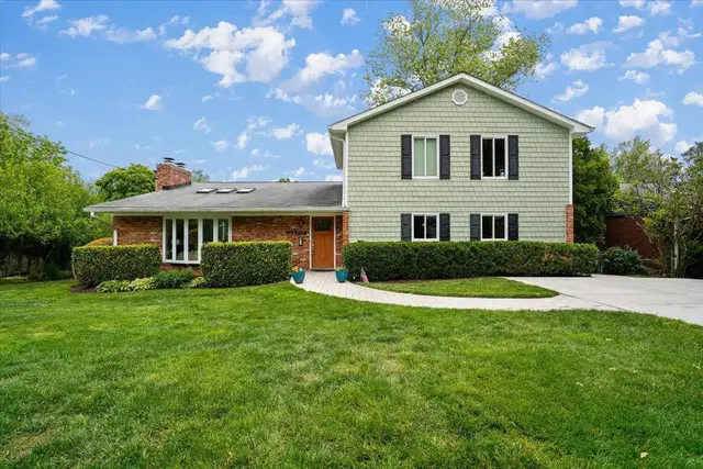 5117 Wickett Ter, Bethesda