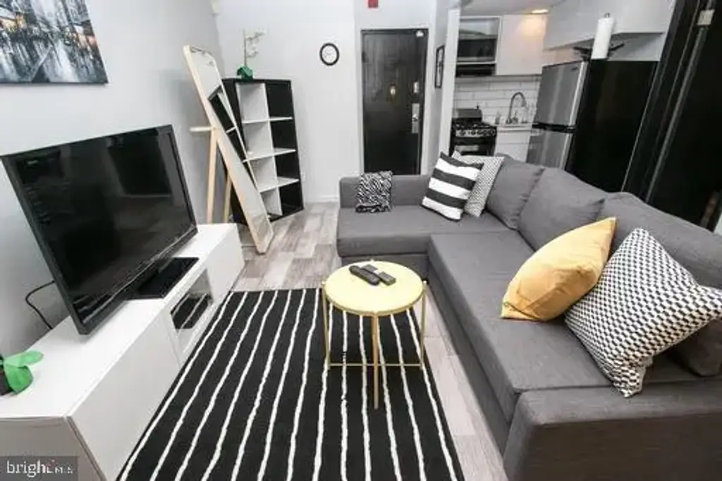 2135 Walnut St #304, PHILADELPHIA
