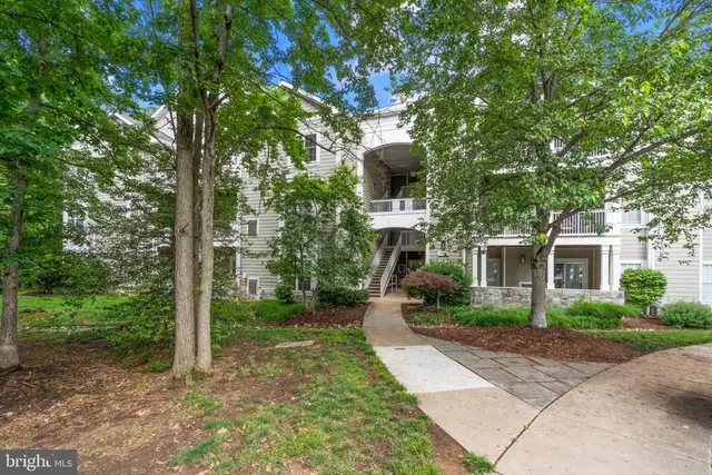 1700 Lake Shore Crest Dr #13, Reston