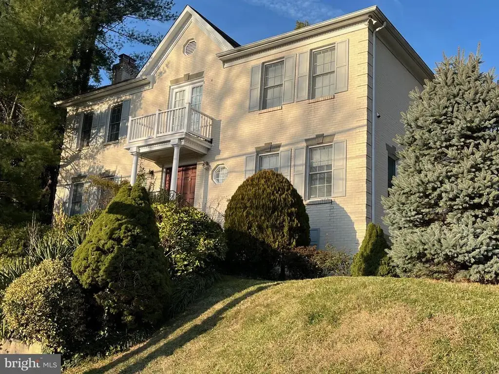 5179 Macomb St Nw, WASHINGTON