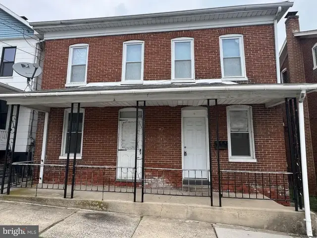 43 S East St, Spring Grove
