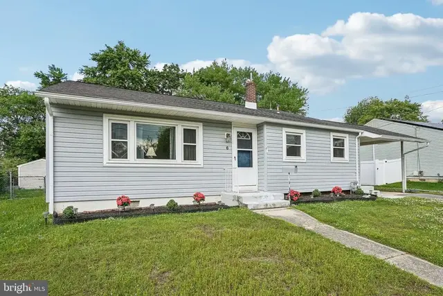 6 Granville Ln, Newark