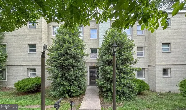 2832 Hartford St Se #102, Washington