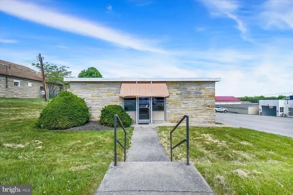 104 N Seventh St, LEMOYNE