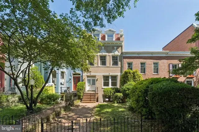 916 East Capitol St Ne, Washington