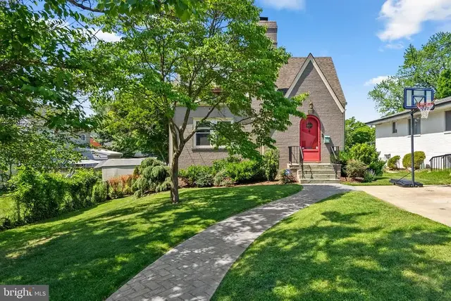 9504 Biltmore Dr, Silver Spring