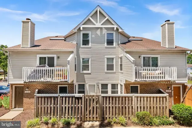 4388 Pembrook Village Dr #90, Alexandria