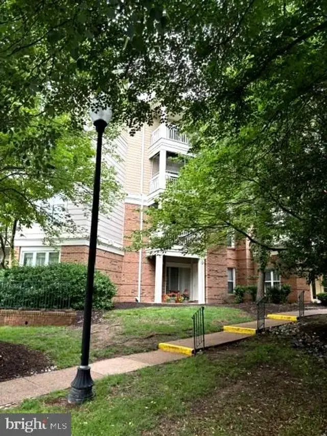 12915 Alton Sq #417, Herndon