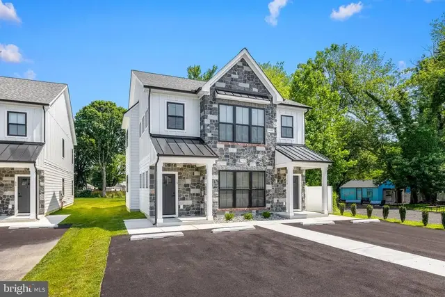 13 Arbutus #unit 1, New Castle