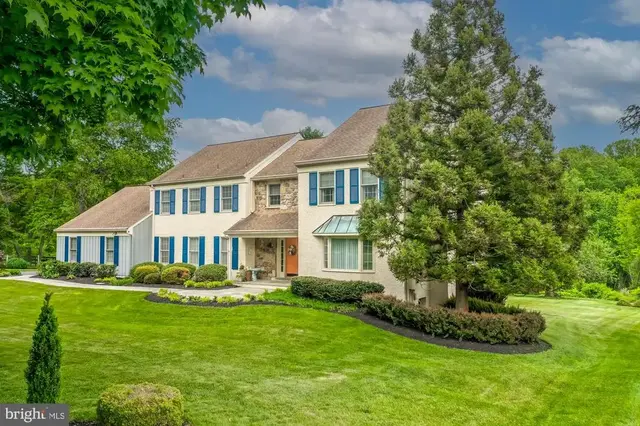 870 Silverwood Dr, West Chester