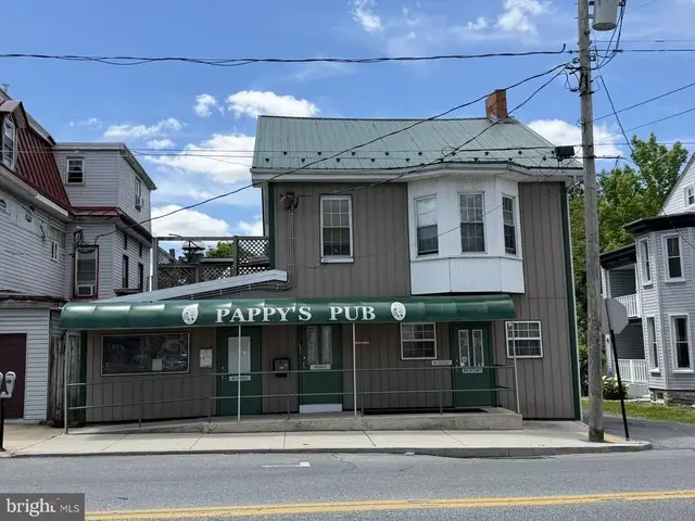 220 & 220 1/2 W Main Street, Waynesboro
