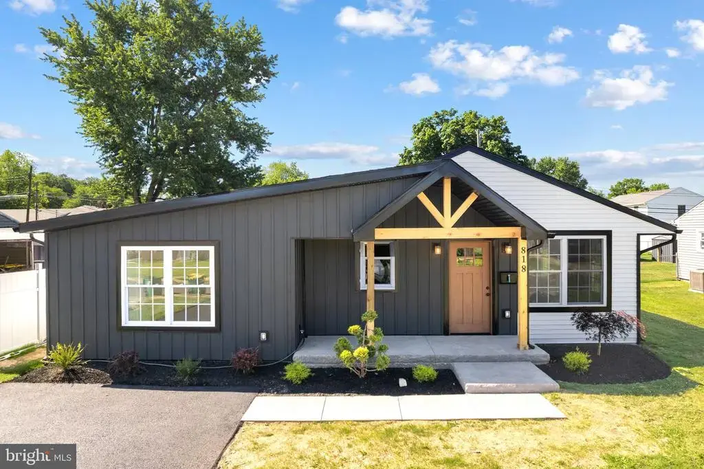 818 Chesterton Rd, FAIRLESS HILLS