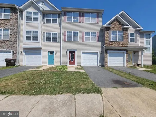 102 Oyster Catcher Ct, Cambridge
