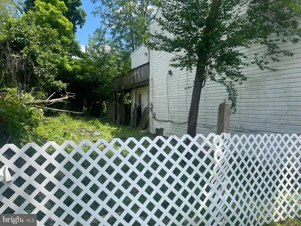 1939 Logan St, HARRISBURG