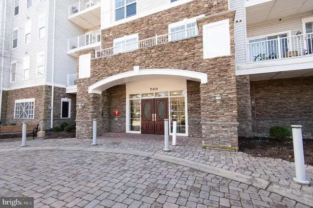 700 Cattail Cv #212, Cambridge