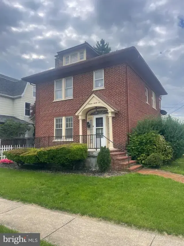 1326 1st Ave, York