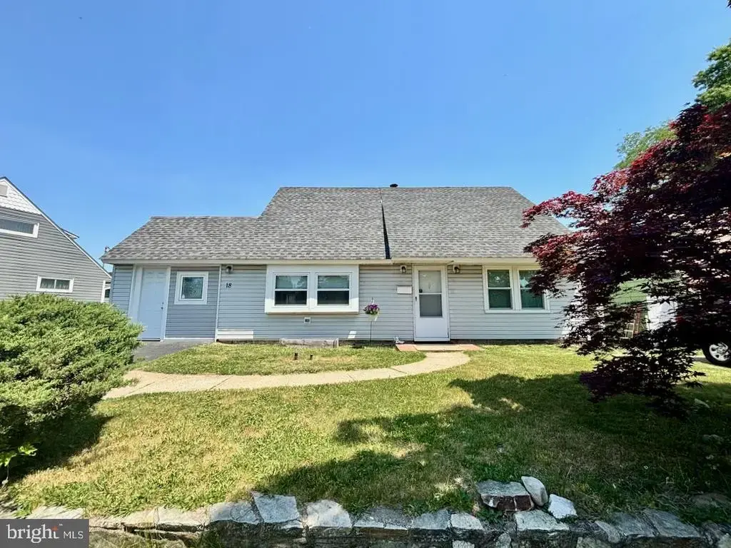 18 Plumtree Rd, LEVITTOWN