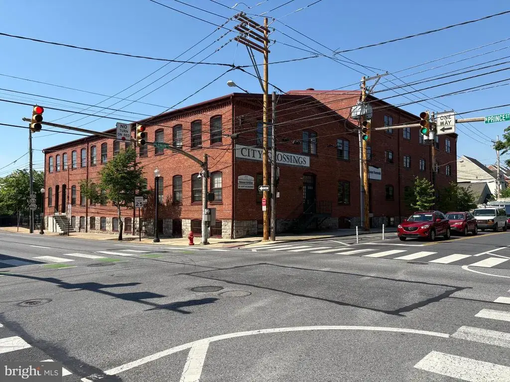 354 N Prince St #100, LANCASTER