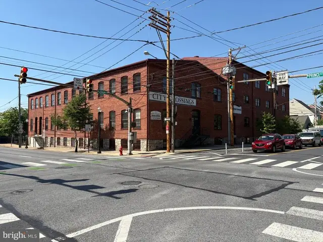 354 N Prince St #300, Lancaster