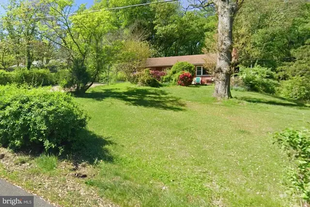 1704 Beulah Rd, Vienna