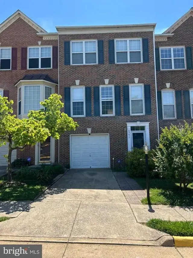 6391 Hawk View Ln, Alexandria