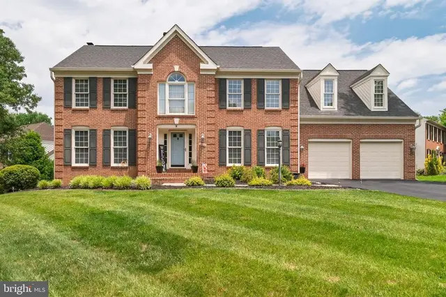 15490 Waters Creek Dr, Centreville