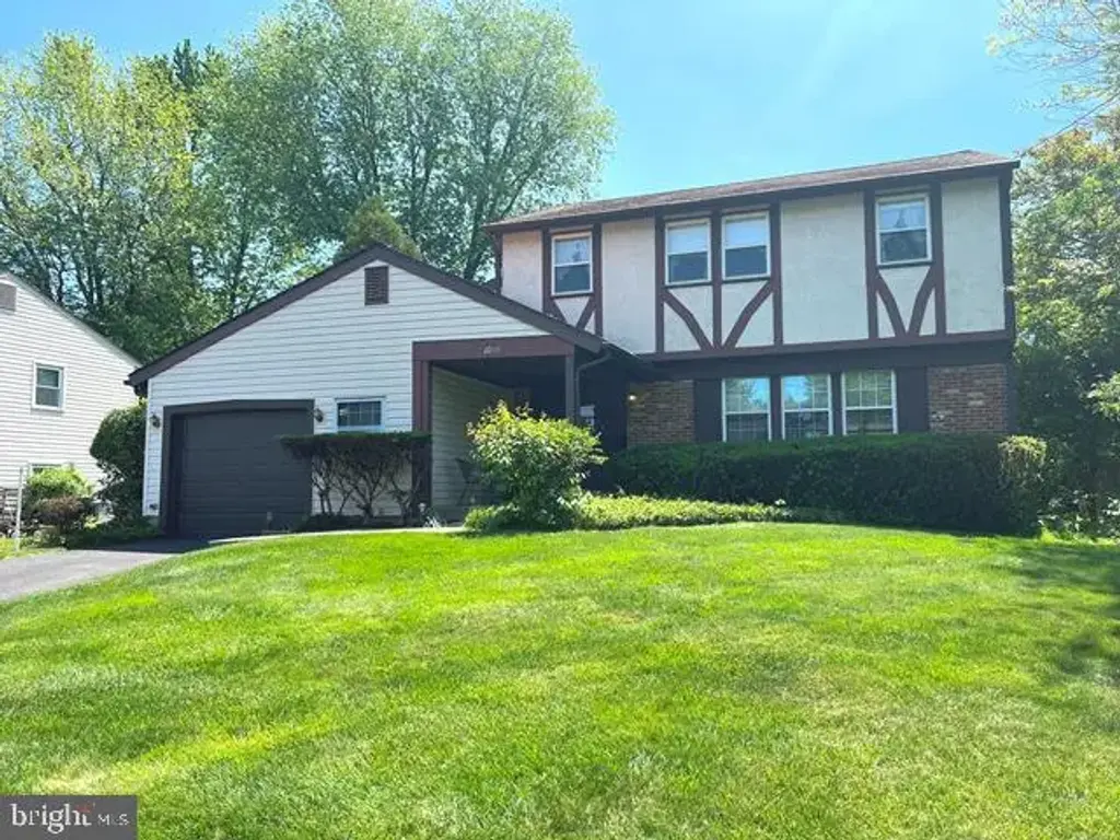 1055 Brennan Dr, WARMINSTER