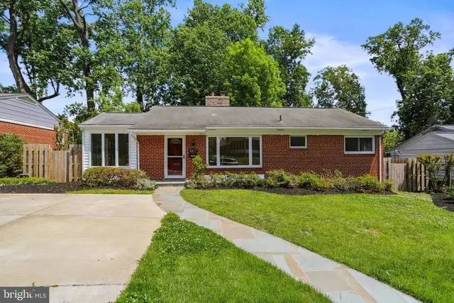 8417 Farrell Dr, Chevy Chase