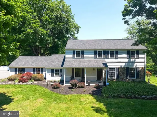 433 Brinton Lake Rd, Thornton