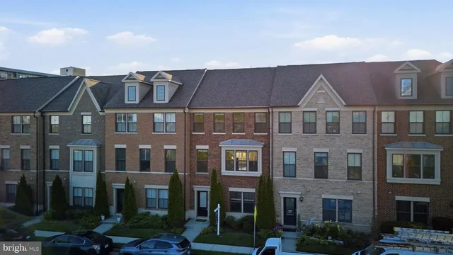 3714 Powell Ln, Falls Church