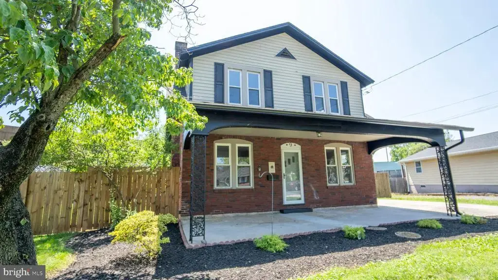 9 Oakwood Cir, CAMP HILL
