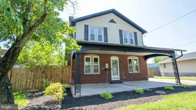 9 Oakwood Cir, Camp Hill