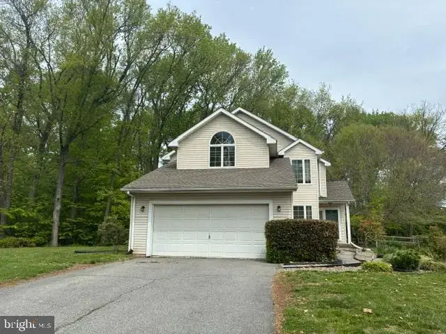 53 General Maxwell Ct, Newark