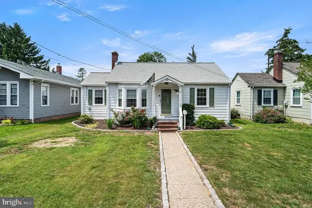 39 Pine St, Dover