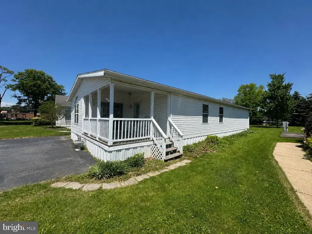 146 Tulip Cir, EPHRATA