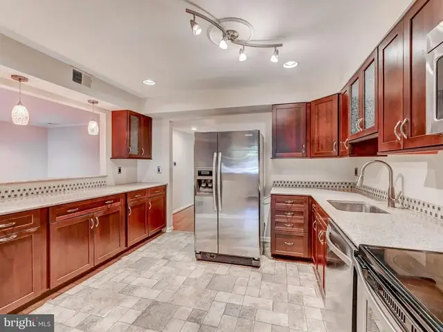 3 Mullingar Ct #101, Lutherville Timonium