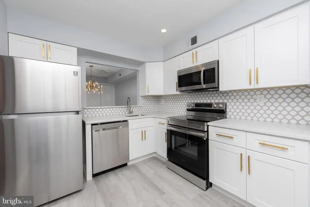 1408 Clark Ct, SOUTHAMPTON
