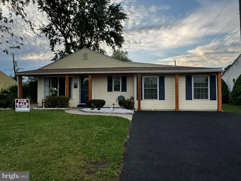727 Auburn Rd, FAIRLESS HILLS