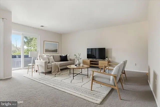 10214 Prince Pl #8-202, Upper Marlboro