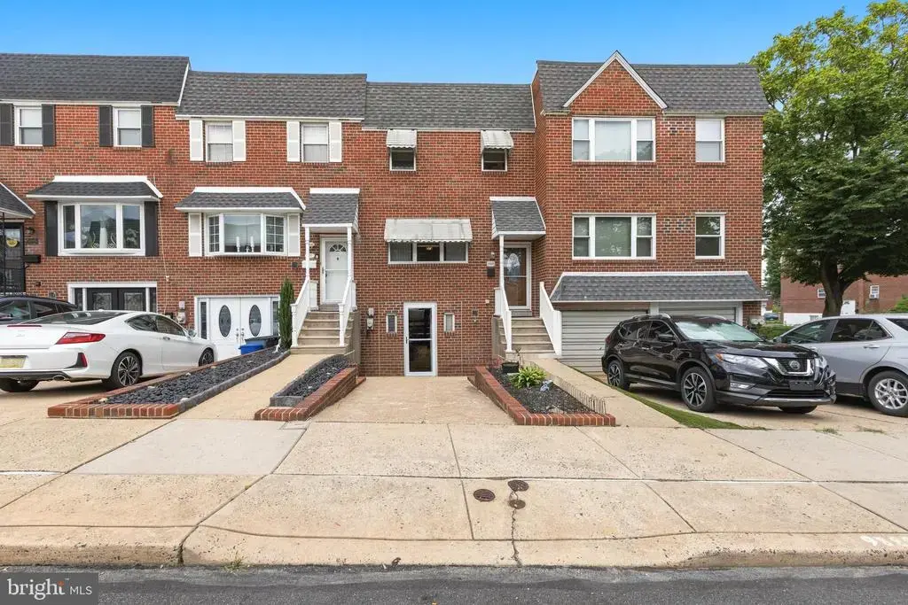 9888 Garvey Dr, PHILADELPHIA