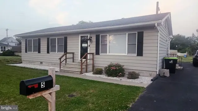 5 2nd St, Greenwood