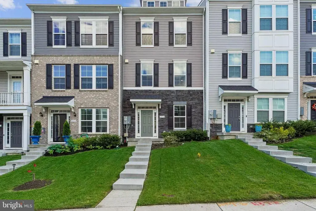 1005 Overlook Way, LAUREL