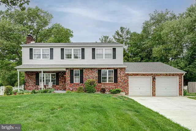 8 Risa Ct, Newark