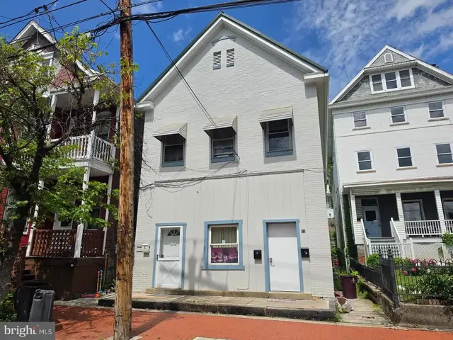 15 Decatur St, Cumberland