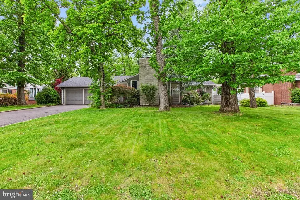 4 Taylor Dr, NEW BRUNSWICK
